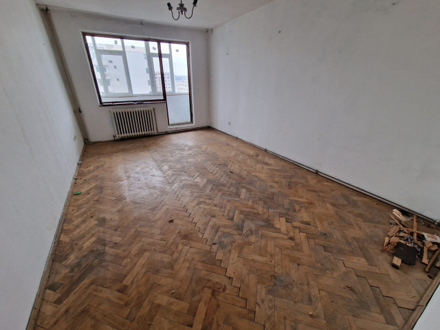 3 camere,  decomandat,  72 mp, de vanzare apartament in zona Alexandru cel Bun,  (Piata Voievozilor) 154038