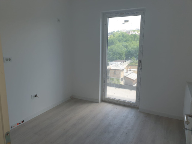 Apartament nou, 1 camera  decomandat,  39 mp, Baza 3, de vanzare,  ( Bd Poitiers) 147151