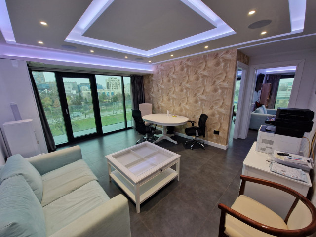 2 camere,  semidecomandat,  81 mp, de vanzare apartament in zona Centru,  (Vis a vis de Palas Mall) 157373 2 camere,  semidecomandat,  81 mp, de vanzare apartament in zona Centru,  (Vis a vis de Palas Mall) 157373