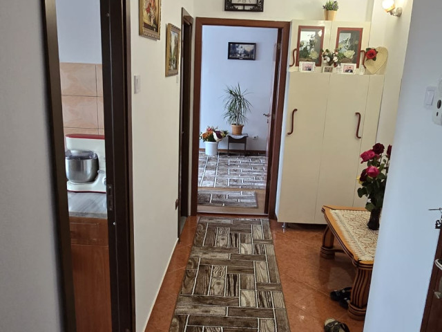 3 camere,  semidecomandat,  65 mp, de vanzare apartament in zona Podu Ros,  (Sensul Giratoriu) 159018 3 camere,  semidecomandat,  65 mp, de vanzare apartament in zona Podu Ros,  (Sensul Giratoriu) 159018