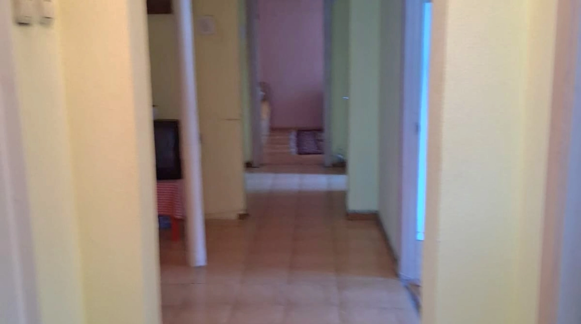 Oferta De vanzare apartament, 3 camere, decomandat, 72 mp, Centru,  Podu Ros Sensul Giratoriu  imagine 2