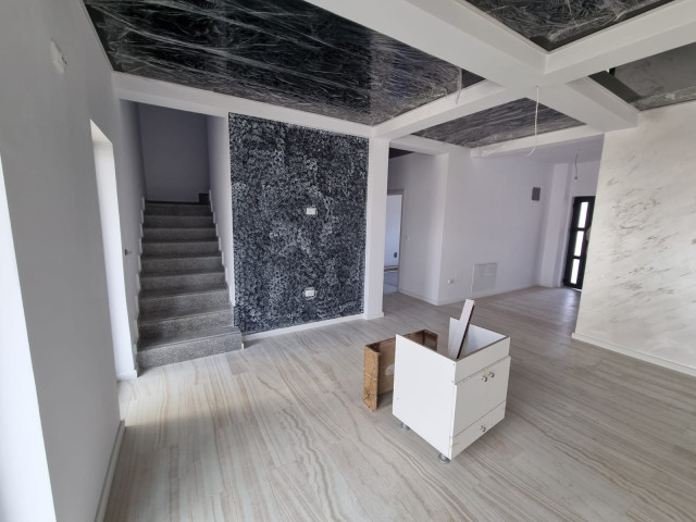 4 camere,  decomandat,  160 mp, de vanzare apartament nou in zona Blocuri Noi,  (Apartament tip Vila Post Control) 141693