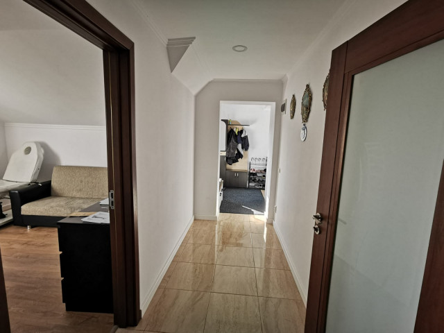 Apartament de vanzare, 3 camere,  decomandat,  70 mp, Miroslava,  (Family Market) 149035