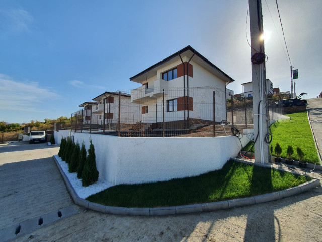 Casa de vanzare, 4 camere,  100mp, Miroslava,  (Valea Adanca- 500m de Mega Image) 146800