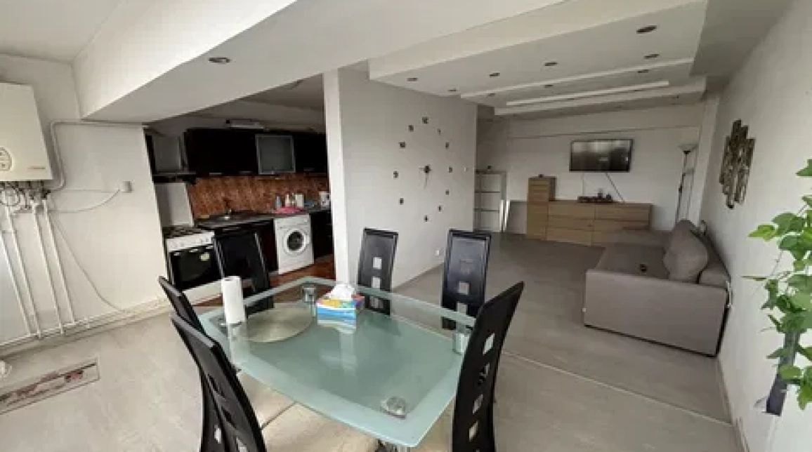 Oferta Central apartament 63 mp, 2 camere, decomandat, de inchiriat,  Hala Centrala imagine 1