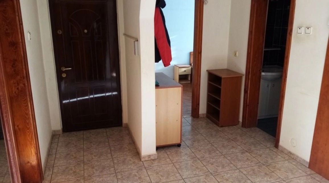Oferta De vanzare apartament, 4 camere, decomandat, 90 mp, Central,  Colegiul Tehnologic "Spiru Haret" imagine 4