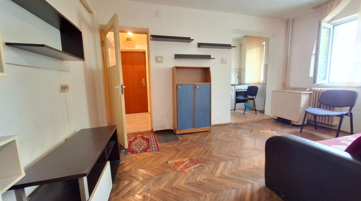 Oferta Apartament de vanzare, 2 camere, nedecomandat, 30 mp, Podu Ros imagine 1
