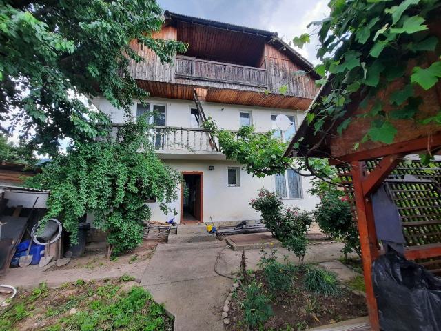 Alexandru cel bun (Jud. Neamt) casa 220mp, 7 camere,  de vanzare,  (Viisoara) 142789