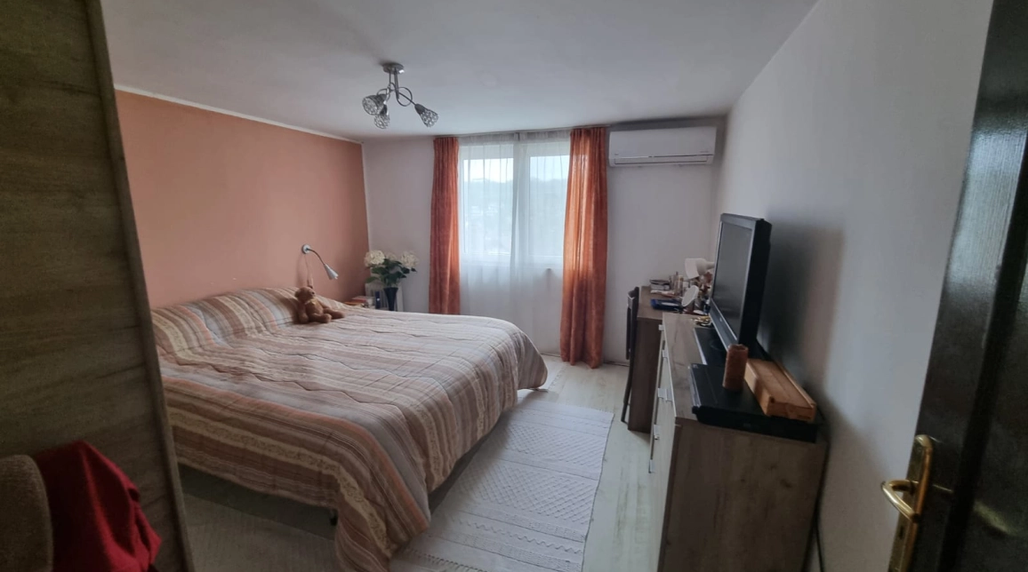 Oferta 7 camere, 240 mp, de vanzare casa in zona Sararie,  dupa spital Arcadia imagine 5