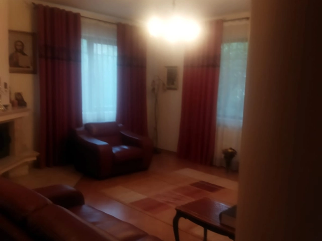 Apartament 9 camere - Bucium