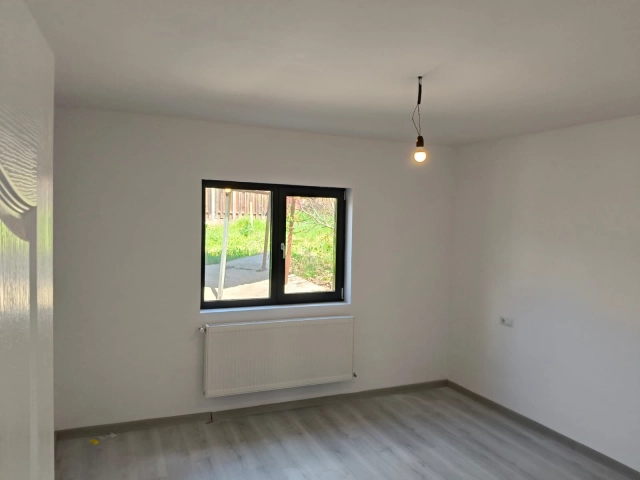 Apartament 3 camere - Tomesti