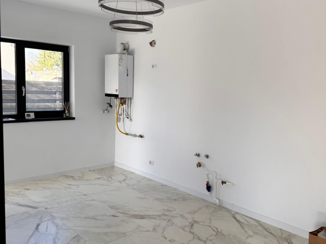 Vila de vanzare, 4 camere,  105mp, Breazu,  (Statie de autobus) 161450