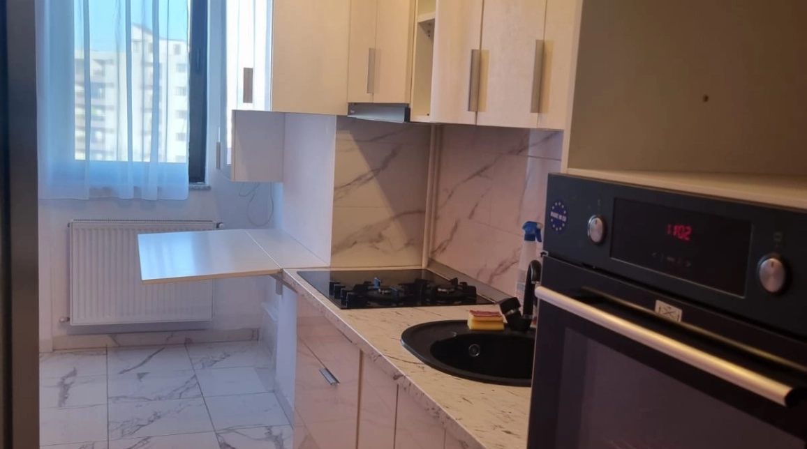 Oferta Apartament, 2 camere decomandat, 49 mp, Centru, de inchiriat,  Palas Mall imagine 3