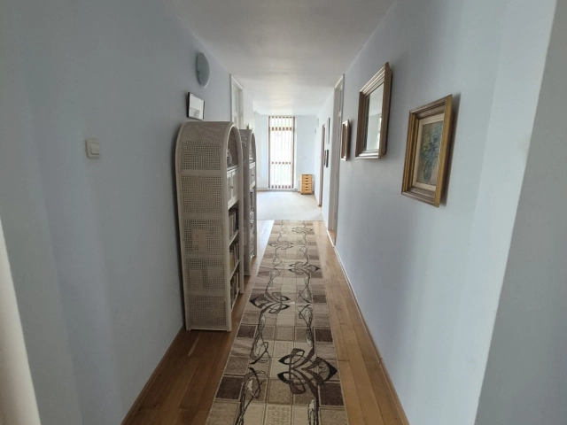 Apartament 10 camere - Podul de Fier