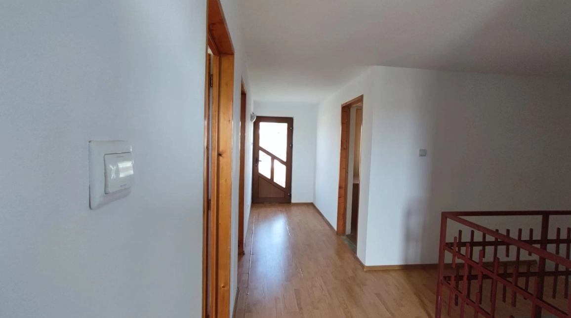 Oferta Casa, 5 camere , 180 mp, Miroslava, de vanzare,  Primaria Miroslava imagine 1