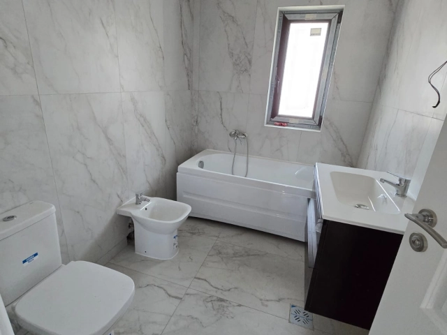 Apartament 3 camere - Miroslava
