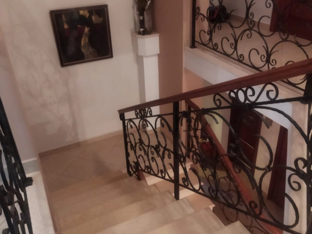Apartament 9 camere - Bucium