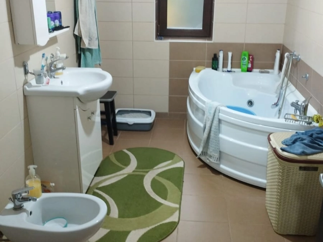 Apartament 5 camere - Valea Adanca