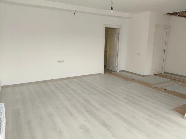 Apartament 3 camere - Tomesti