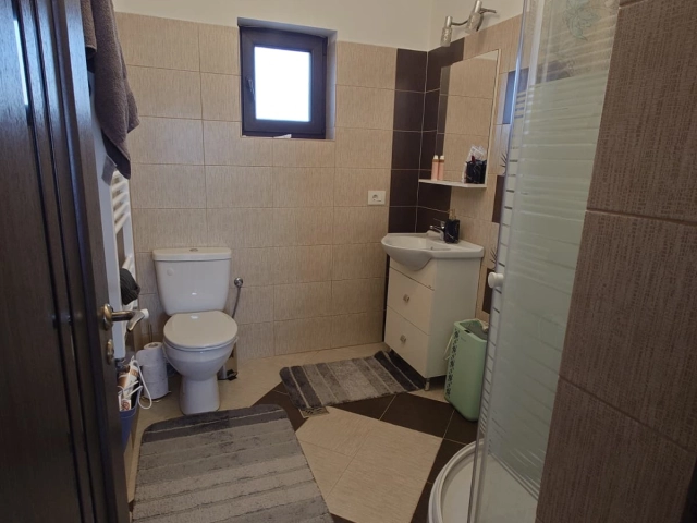 Apartament 3 camere - Miroslava