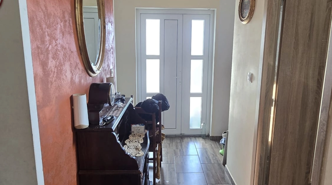 Oferta Casa de vanzare, 5 camere, 122 mp, Breazu,   imagine 1