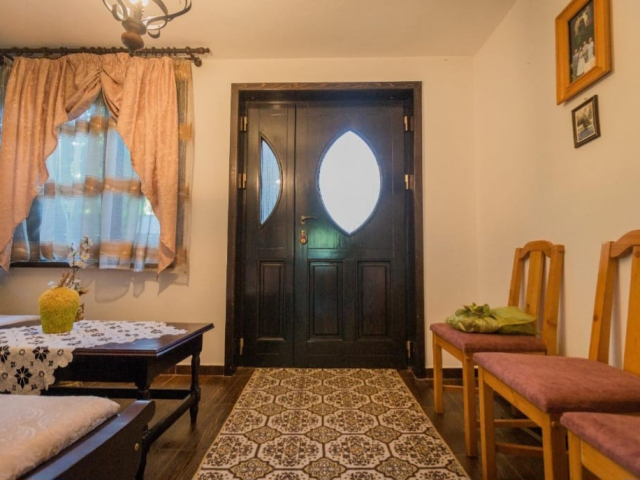 Casa de vanzare, 4 camere,  90mp, Savinesti,   163025