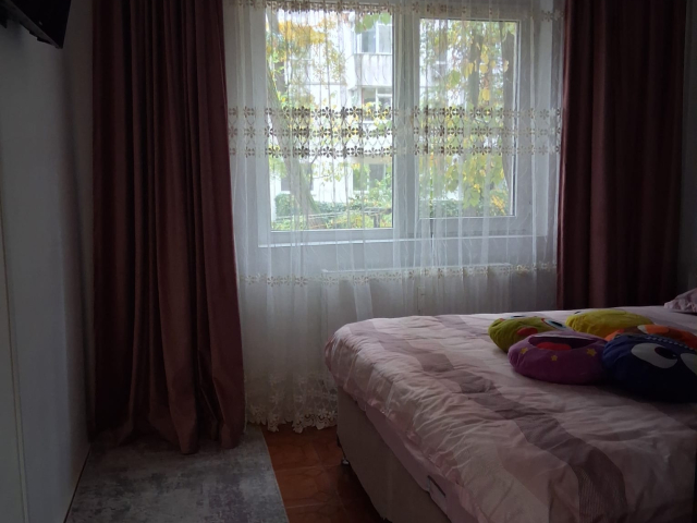 Mircea cel Batran apartament  50 mp, 2 camere,  semidecomandat, de inchiriat,  (Brd  Statia taxi) 163534