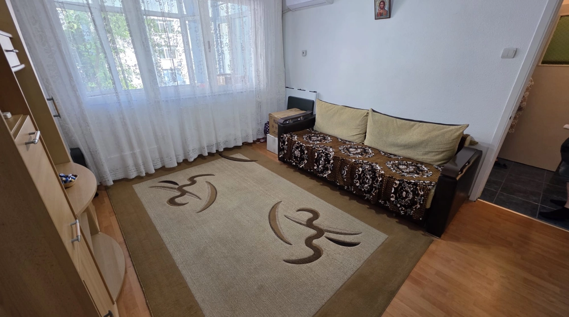 Oferta Apartament, 2 camere semidecomandat, 52 mp, Podu Ros, de vanzare imagine 2