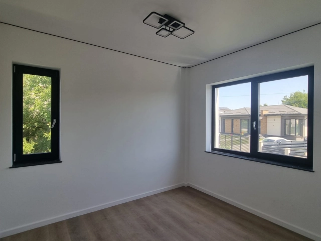Apartament 4 camere - Bucium