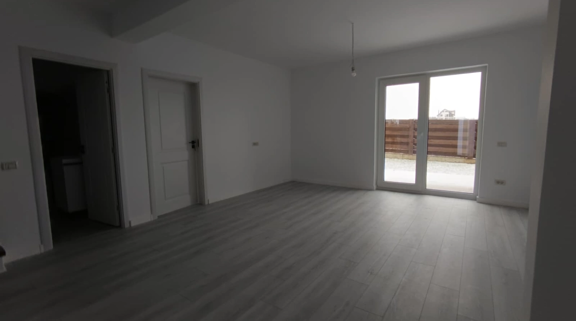 Oferta Casa, 5 camere , 121 mp, Valea Lupului, de vanzare,  ( La 7 minute de Rond Pacurari) imagine 3