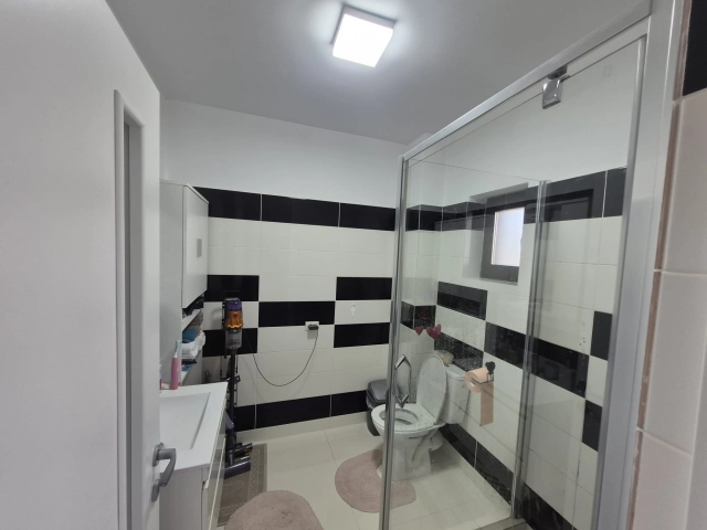Apartament 4 camere - Miroslava