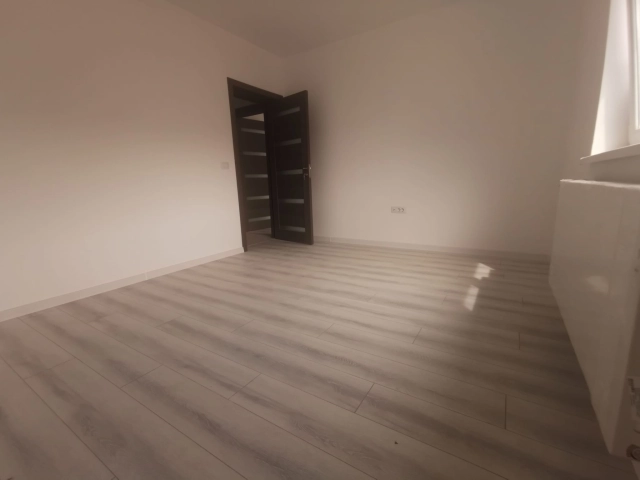 Apartament 3 camere - Pacurari