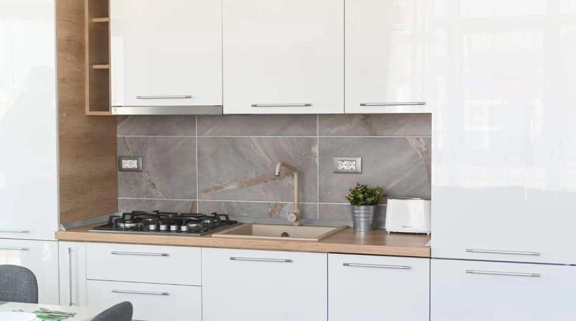 Oferta Apartament nou, 2 camere decomandat, 68 mp, Mamaia Nord, de vanzare,  Alezzi,VEDERE LATERALA la MARE,cu PARCARE-159000 imagine 8