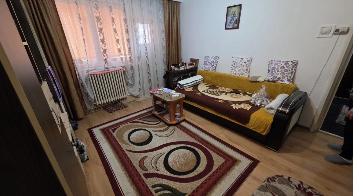 Oferta Apartament de vanzare, 2 camere, semidecomandat, 42 mp, Alexandru cel Bun,  Minerva imagine 2