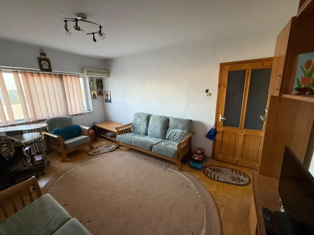 Apartament 3 camere - Podu Ros