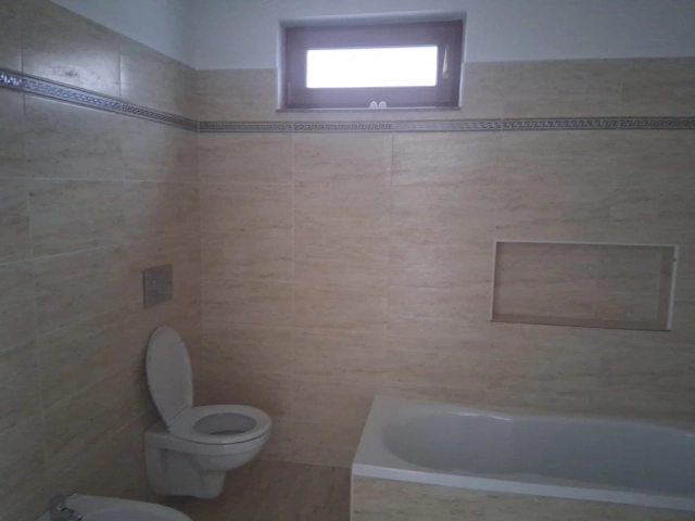 Apartament 6 camere - Lunca Cetatuii