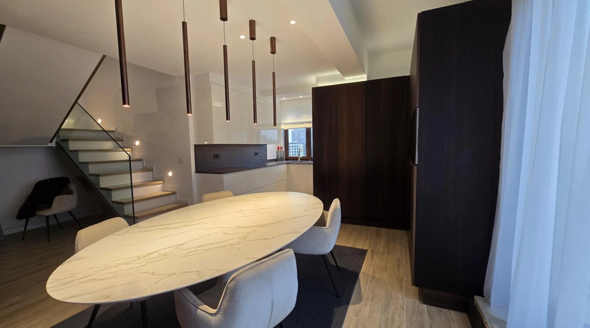 Oferta Apartament nou, 4 camere penthouse, 130 mp, Centru, de vanzare,  Vis a vis de Palas Mall imagine 1