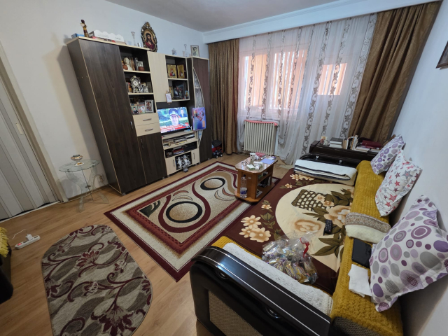 Apartament de vanzare, 2 camere,  semidecomandat,  42 mp, Alexandru cel Bun,  (Minerva) 162400