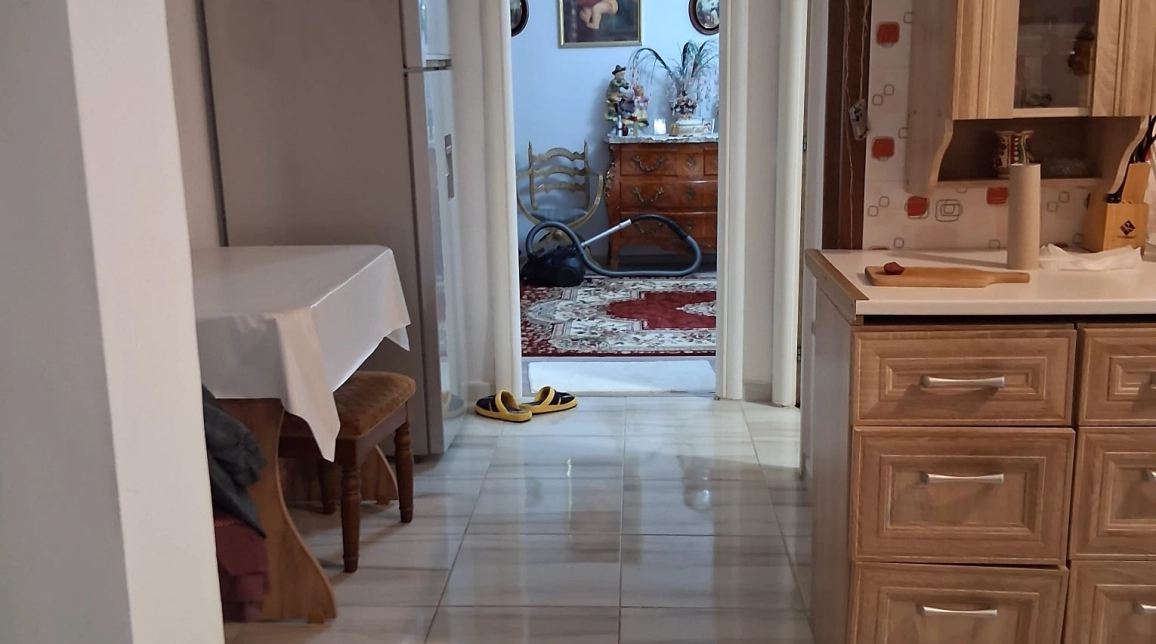 Oferta Apartament, 3 camere nedecomandat, 60 mp, Tudor Vladimirescu, de vanzare,  Intersectia Bucsinescu imagine 2