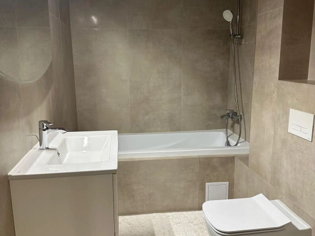 Apartament 3 camere - Centru