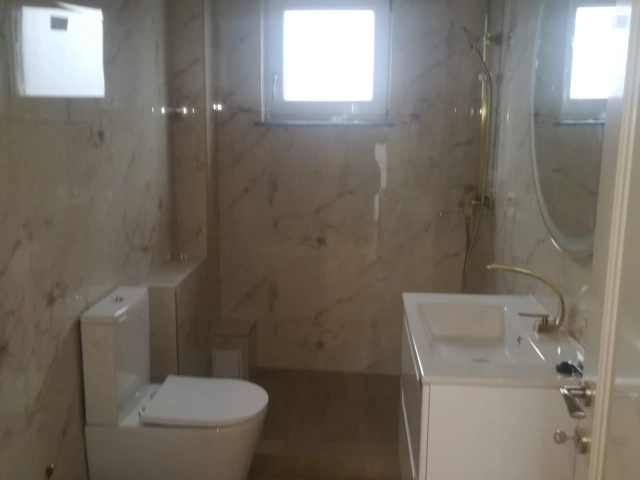 Apartament 4 camere - Miroslava