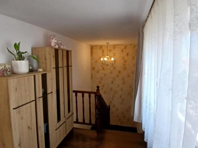 Apartament 3 camere - Breazu