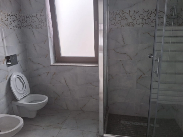 Apartament 6 camere - Lunca Cetatuii