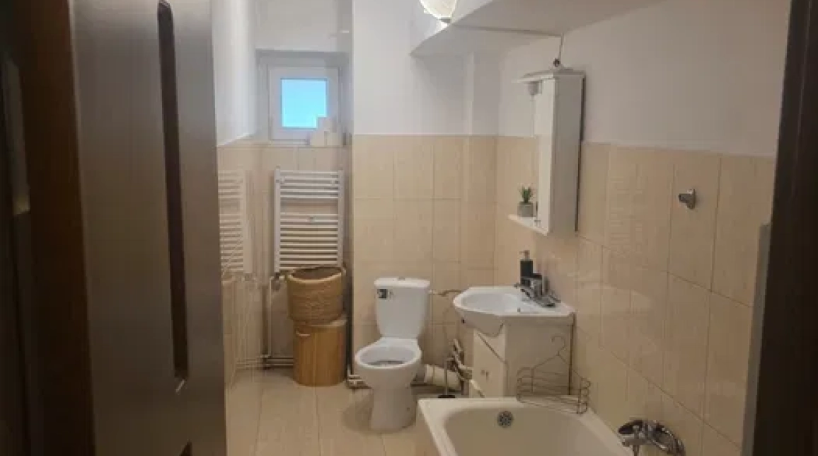 Oferta Central apartament 55 mp, 2 camere, decomandat, de inchiriat,  Palas Mall imagine 6