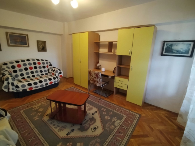 Centru apartament  55 mp, 2 camere,  decomandat, de inchiriat,  (Hala Centrala - BRD) 163459