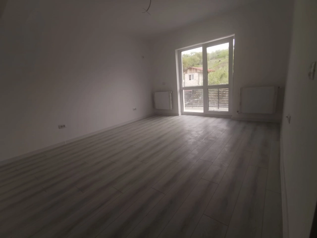 Apartament 3 camere - Pacurari
