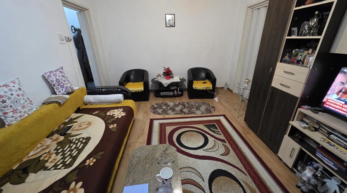 Oferta Apartament de vanzare, 2 camere, semidecomandat, 42 mp, Alexandru cel Bun,  Minerva imagine 3