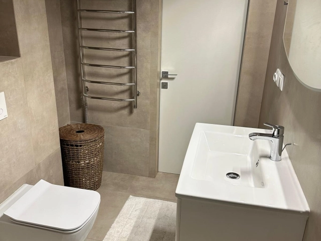Apartament 3 camere - Centru