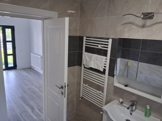 Apartament 4 camere - Dancu