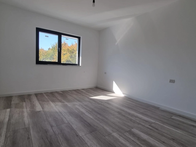 Apartament 4 camere - Bucium